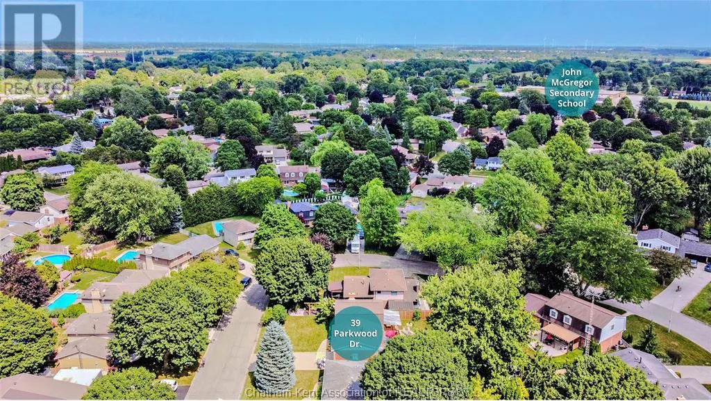 39 Parkwood DRIVE