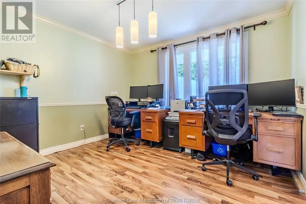 39 Parkwood DRIVE