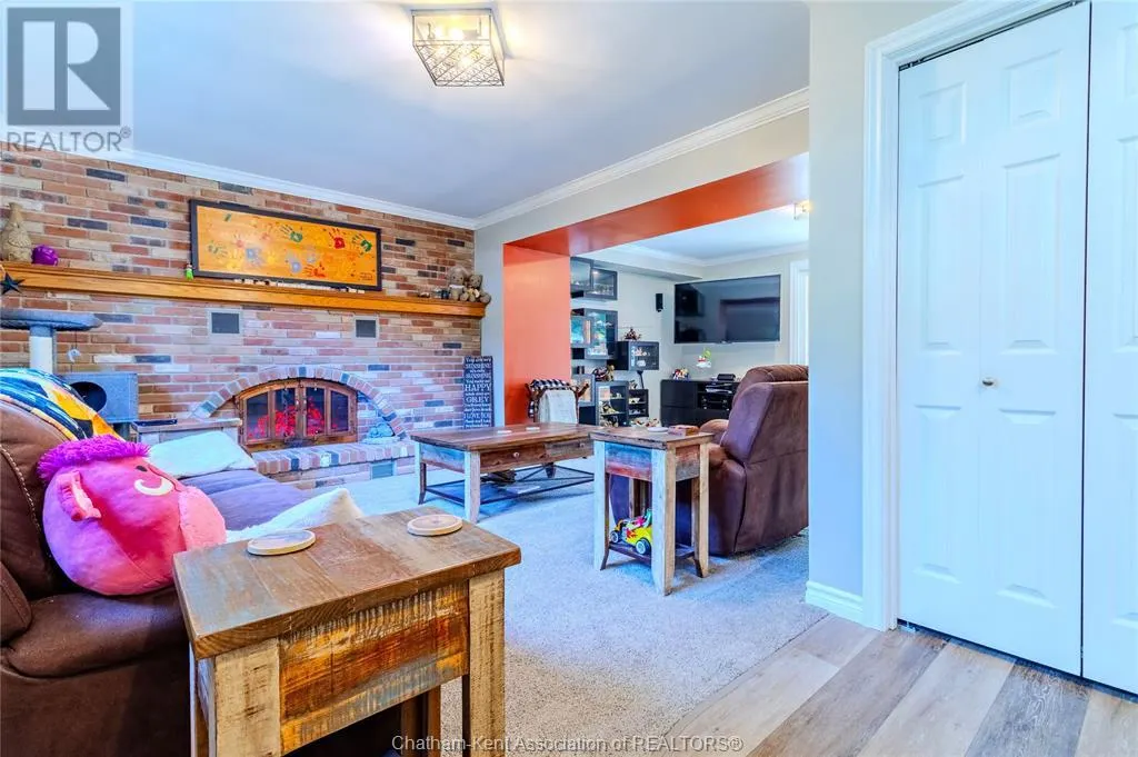 39 Parkwood DRIVE