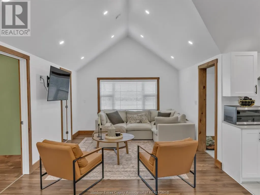 2416 Fox Run ROAD