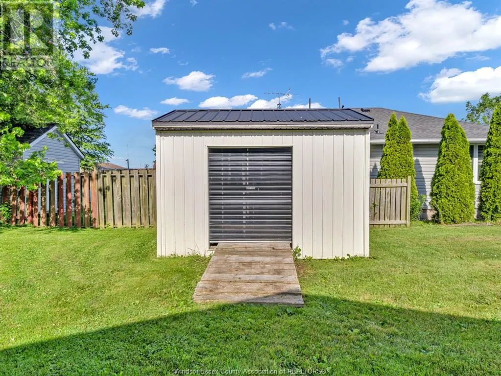 2416 Fox Run ROAD