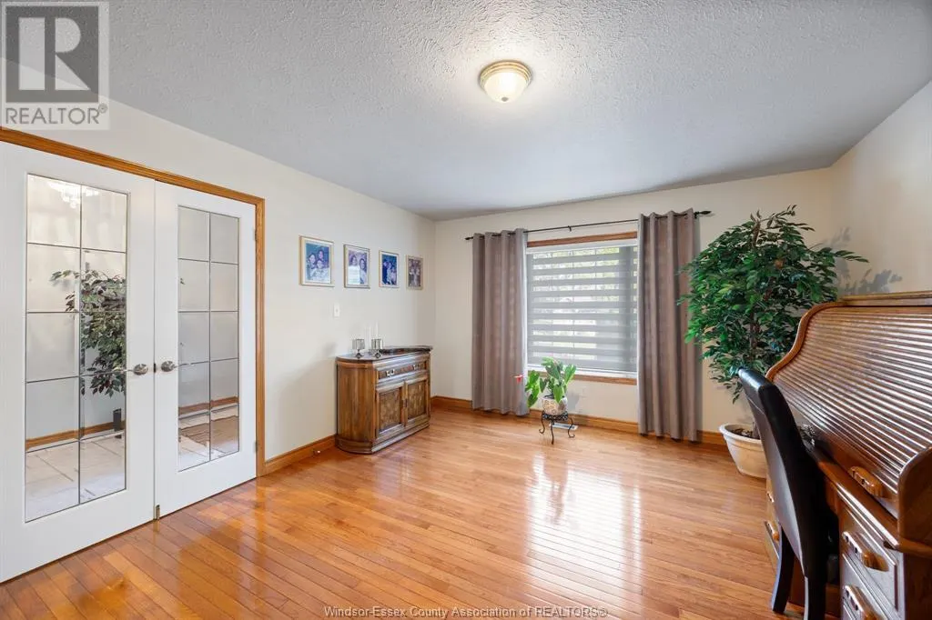 217 WOODLAND DRIVE