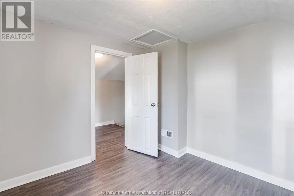 32 Degge STREET