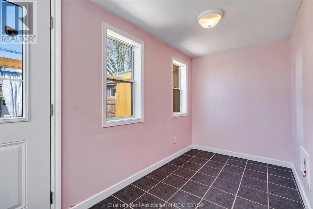 32 Degge STREET
