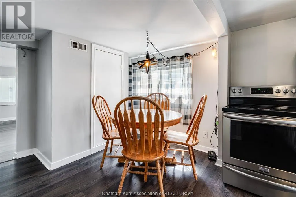 32 Degge STREET