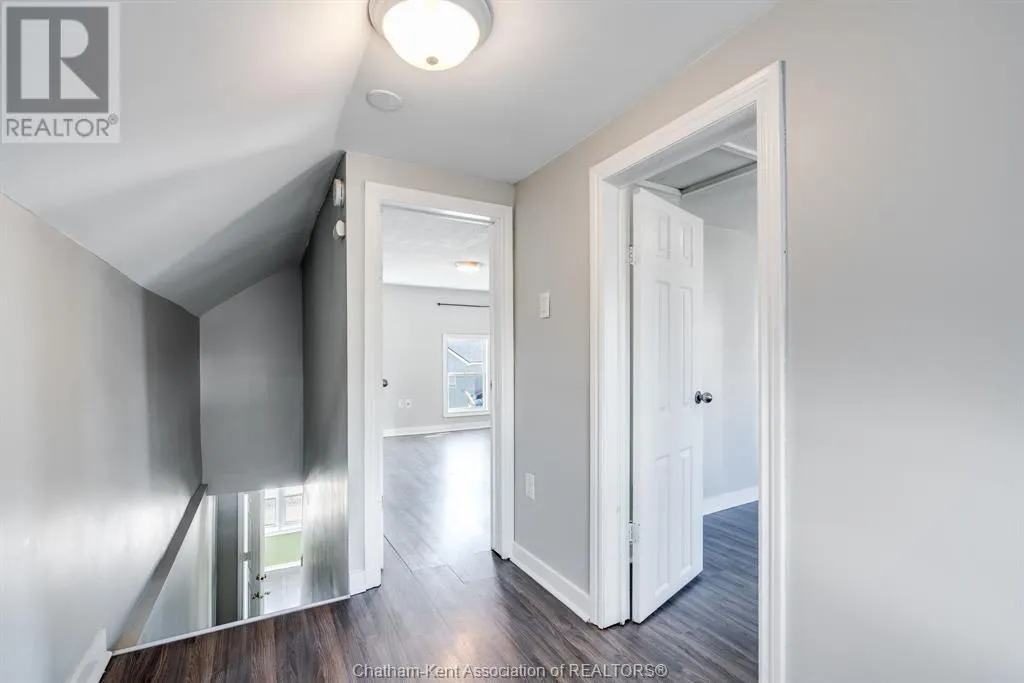 32 Degge STREET
