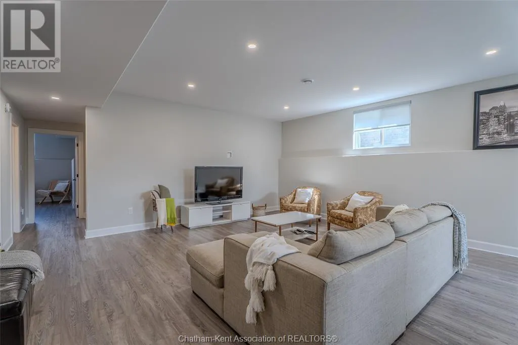 17 Baffin WAY