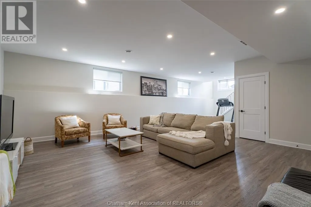 17 Baffin WAY