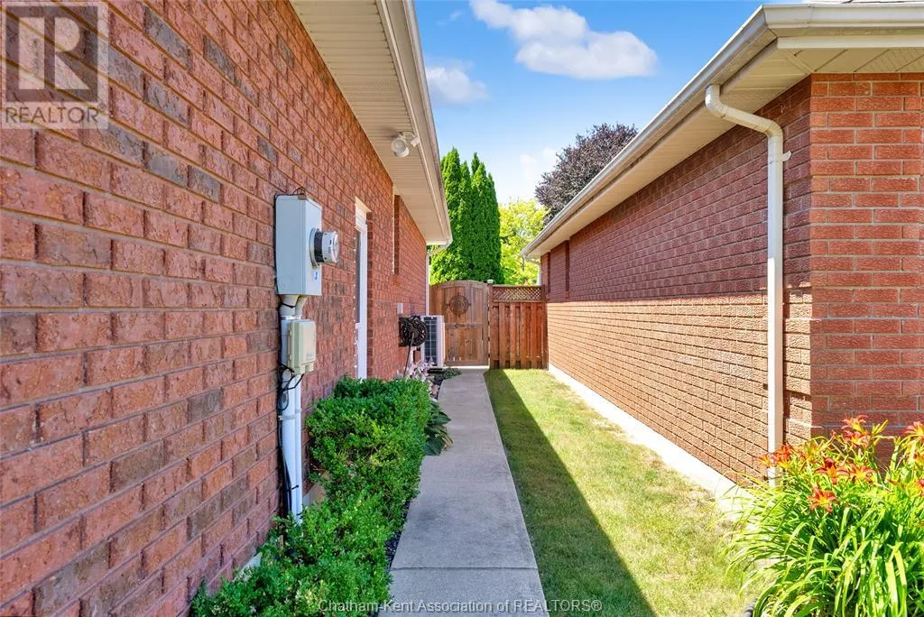 8 Briardene STREET