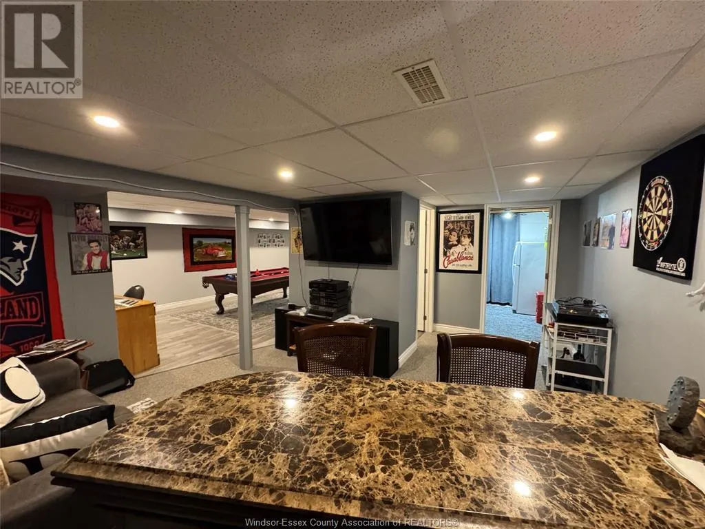 3 ASHLEY CRESCENT