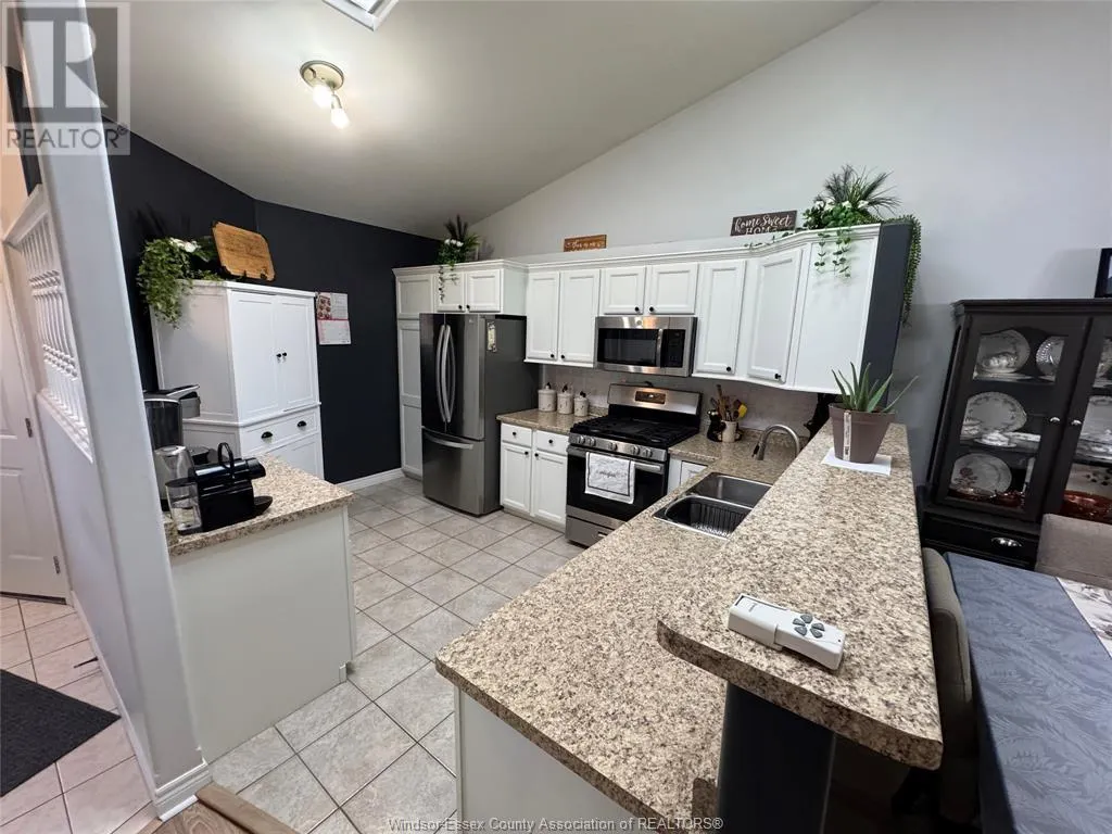 3 ASHLEY CRESCENT