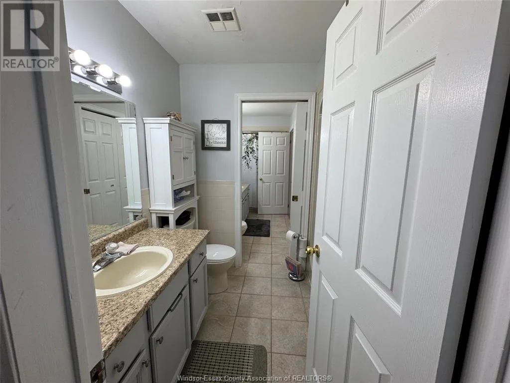 3 ASHLEY CRESCENT