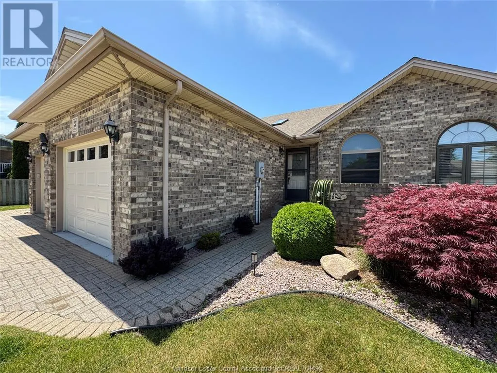 3 ASHLEY CRESCENT