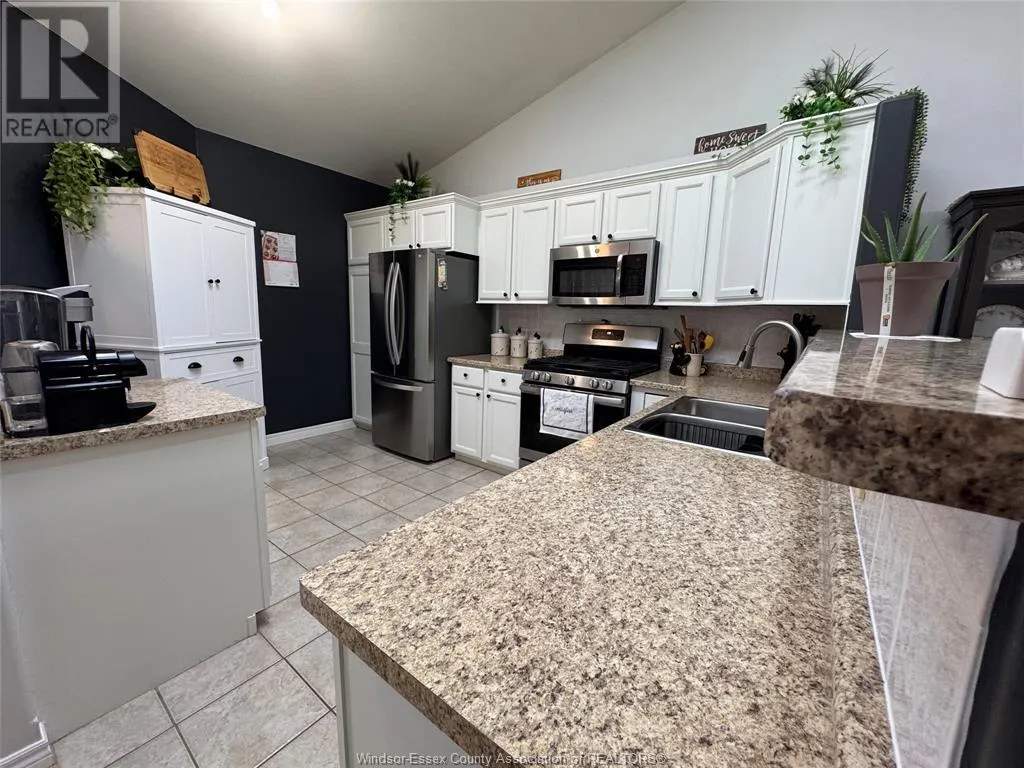 3 ASHLEY CRESCENT