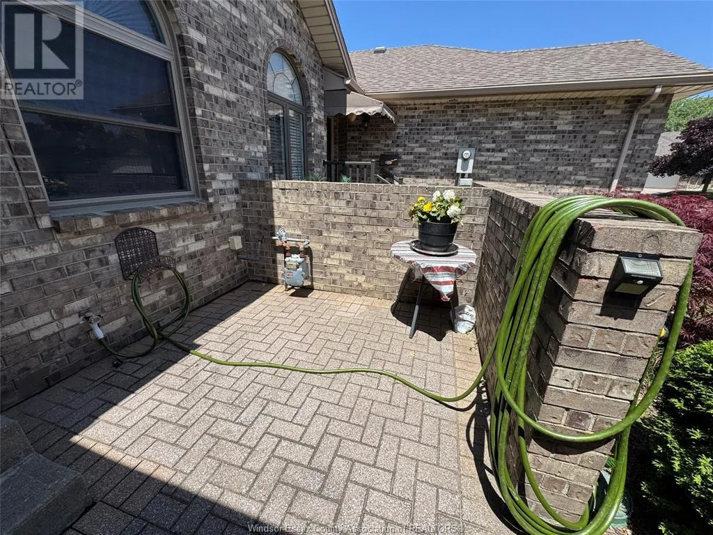 3 ASHLEY CRESCENT