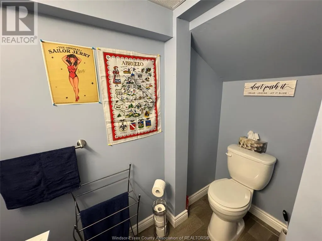 3 ASHLEY CRESCENT
