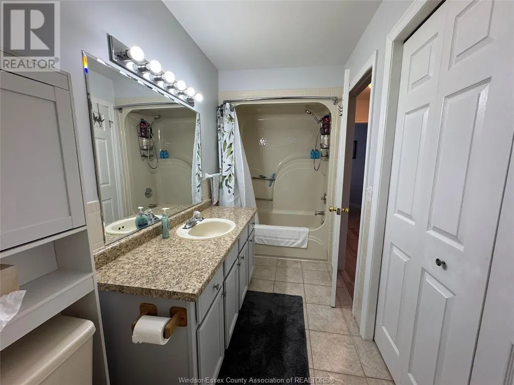 3 ASHLEY CRESCENT