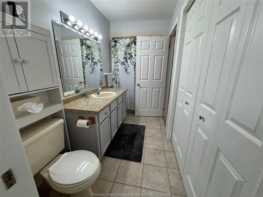3 ASHLEY CRESCENT