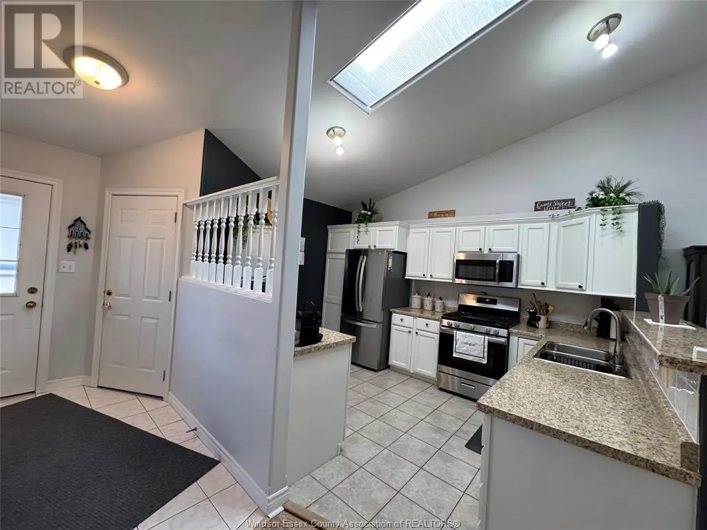 3 ASHLEY CRESCENT