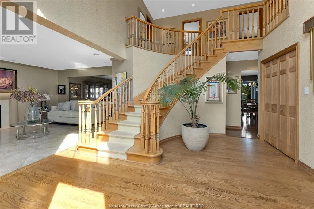 541 KERR CRESCENT