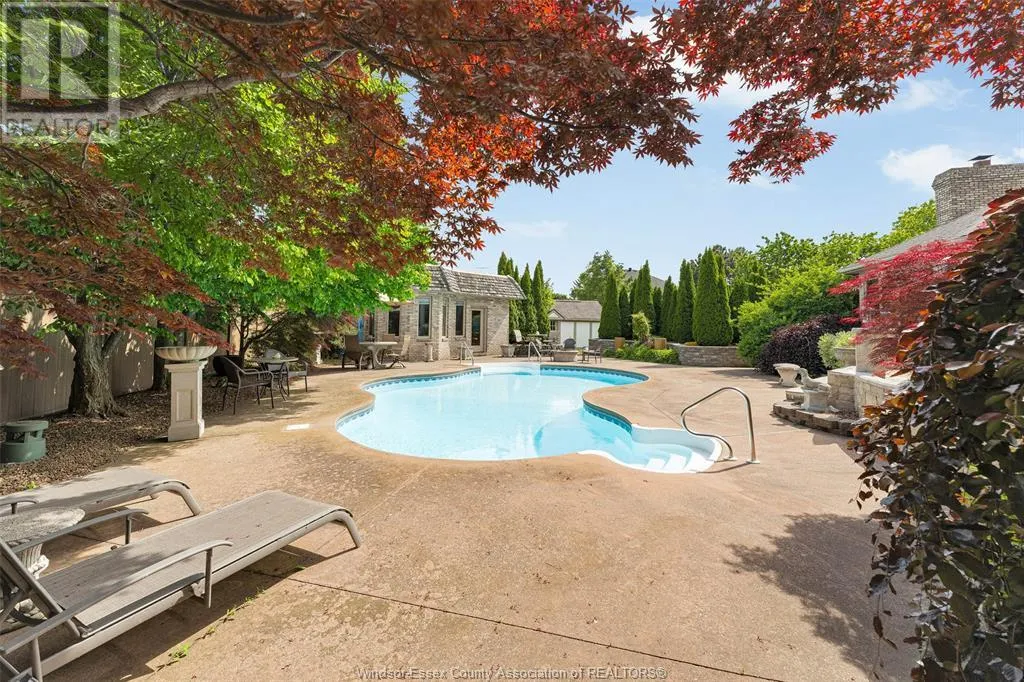 541 KERR CRESCENT