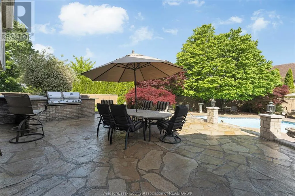 541 KERR CRESCENT
