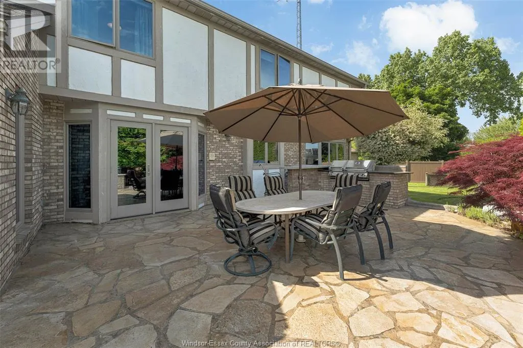 541 KERR CRESCENT