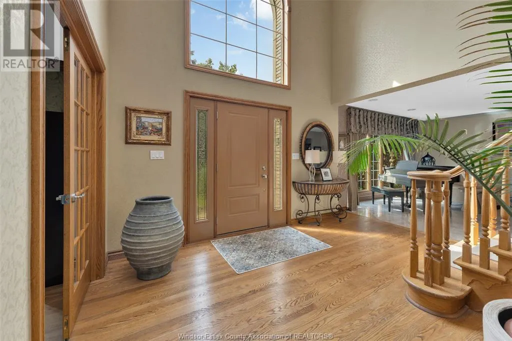 541 KERR CRESCENT