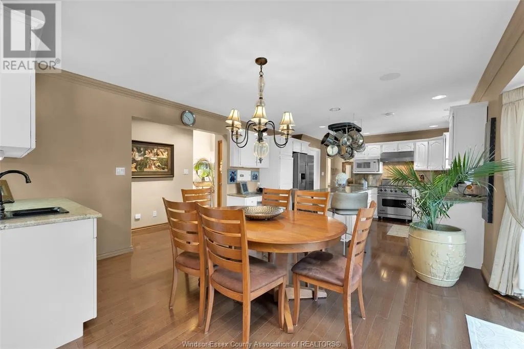 541 KERR CRESCENT