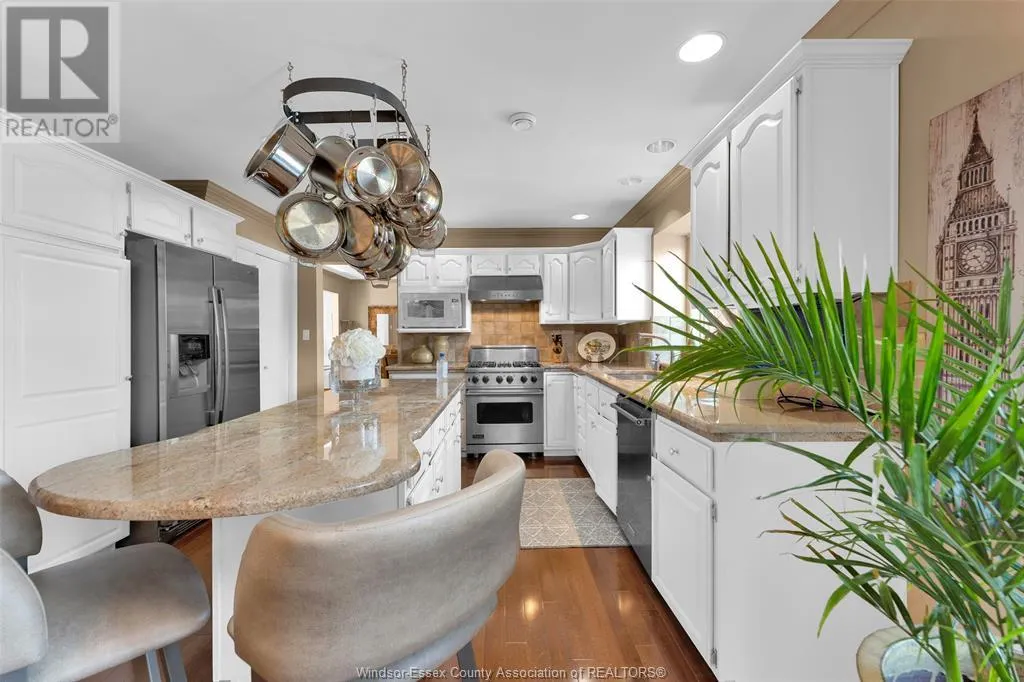 541 KERR CRESCENT