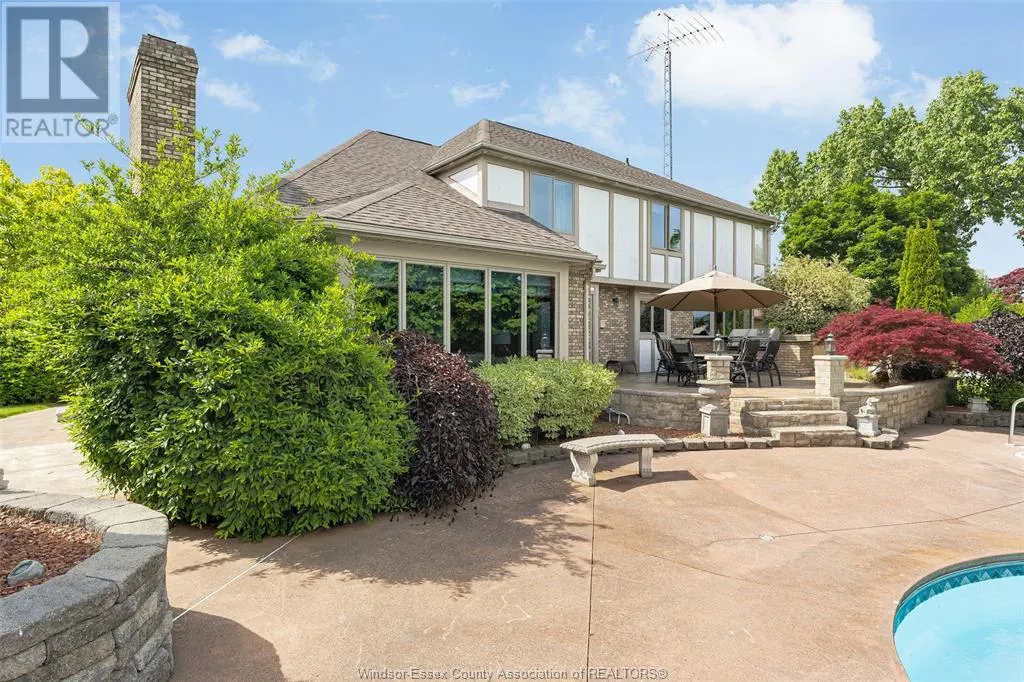 541 KERR CRESCENT
