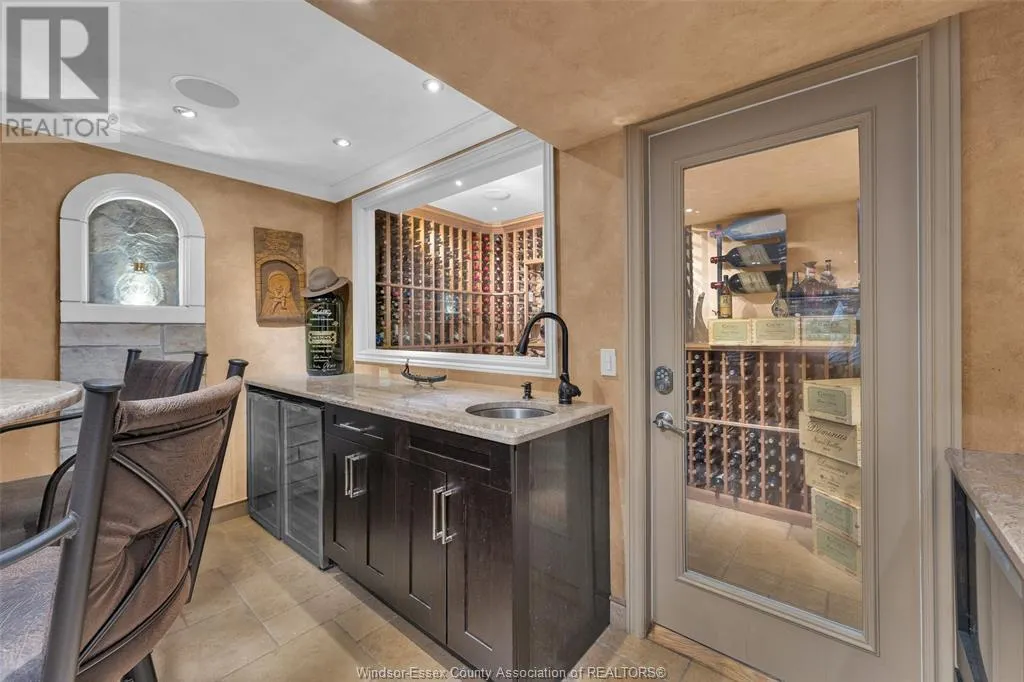 541 KERR CRESCENT