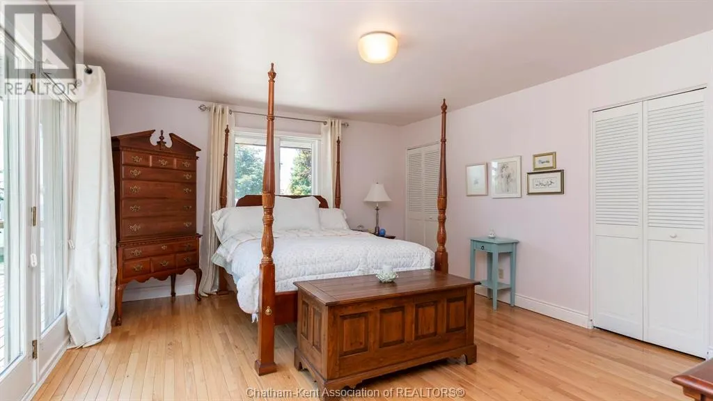 7678 TALBOT TRAIL West