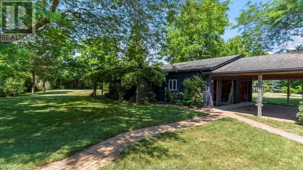7678 TALBOT TRAIL West