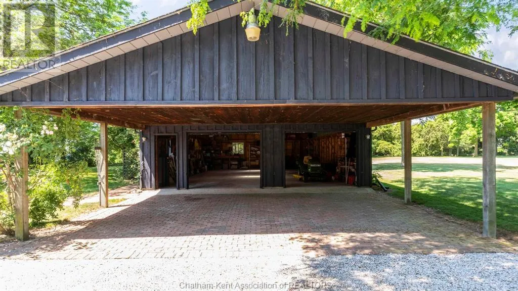 7678 TALBOT TRAIL West