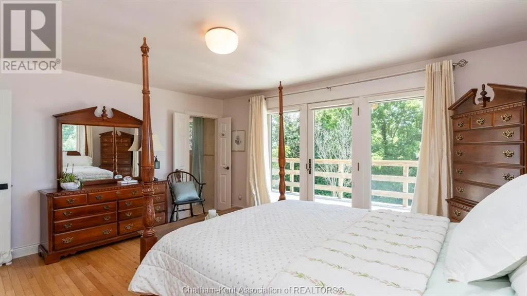 7678 TALBOT TRAIL West