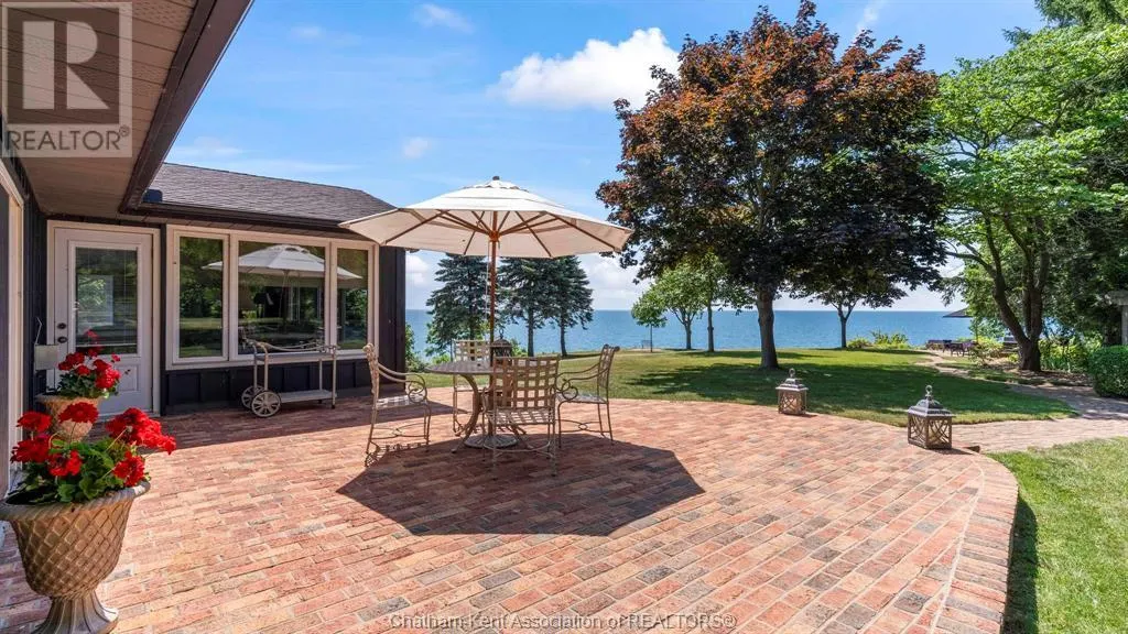 7678 TALBOT TRAIL West