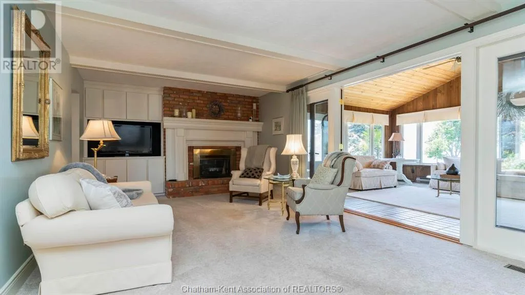 7678 TALBOT TRAIL West