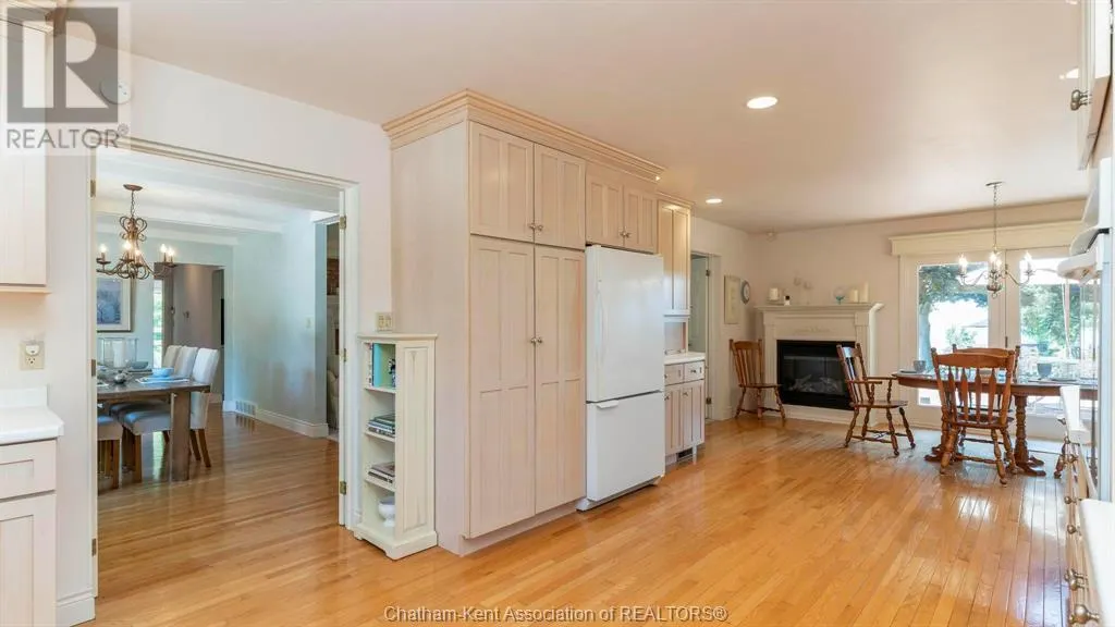 7678 TALBOT TRAIL West