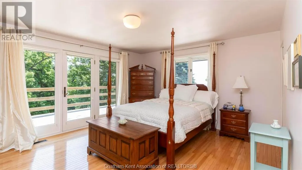 7678 TALBOT TRAIL West