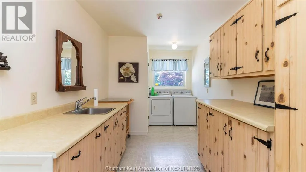 7678 TALBOT TRAIL West