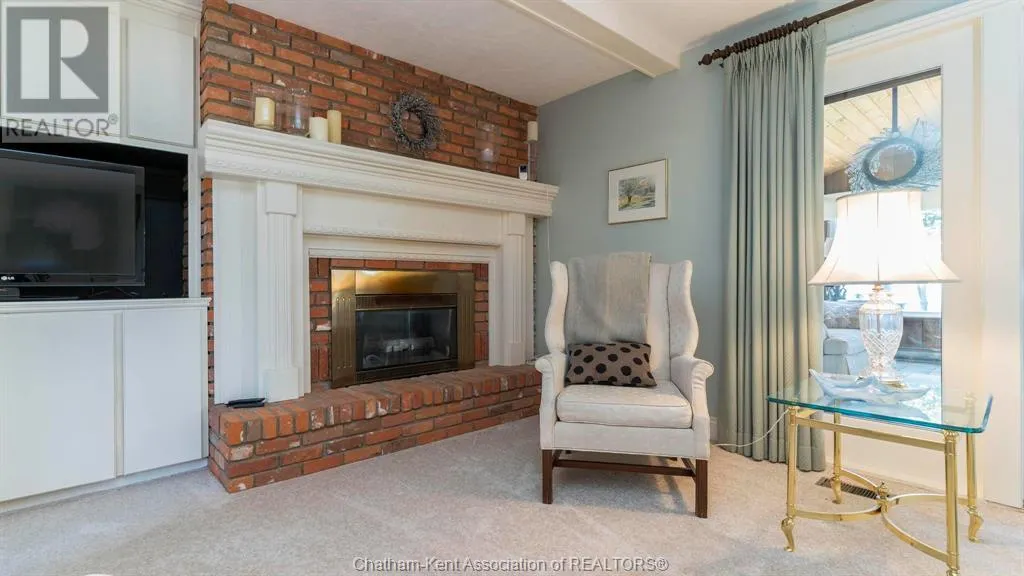 7678 TALBOT TRAIL West