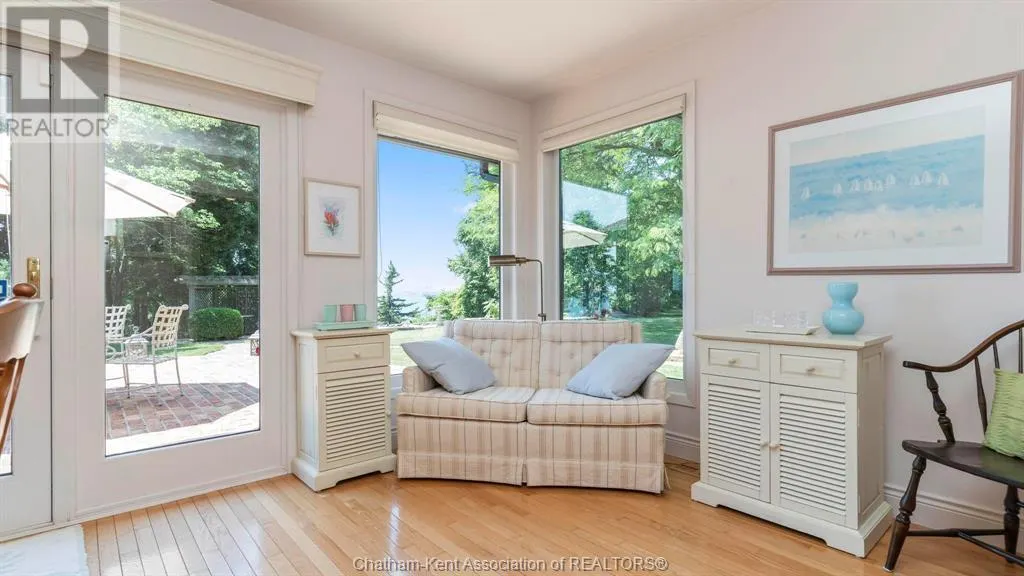 7678 TALBOT TRAIL West