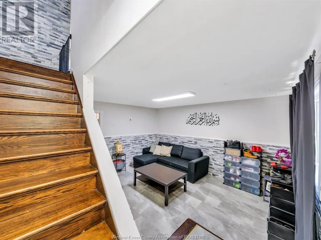 10670 LAMBETH ROAD