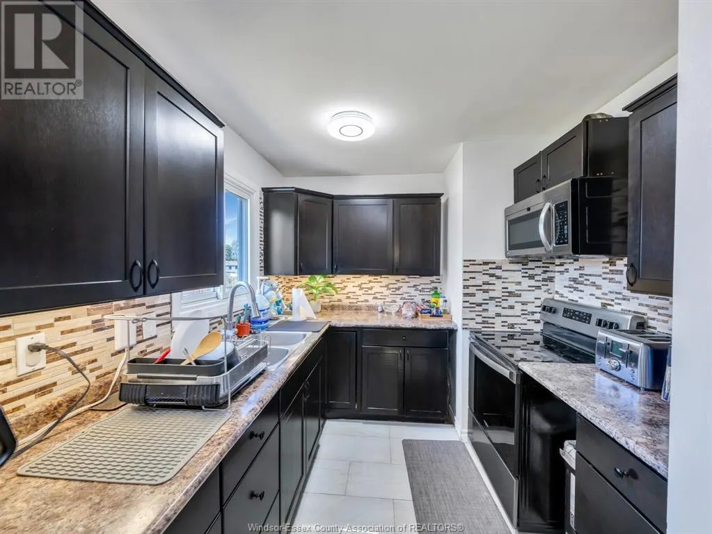 10670 LAMBETH ROAD