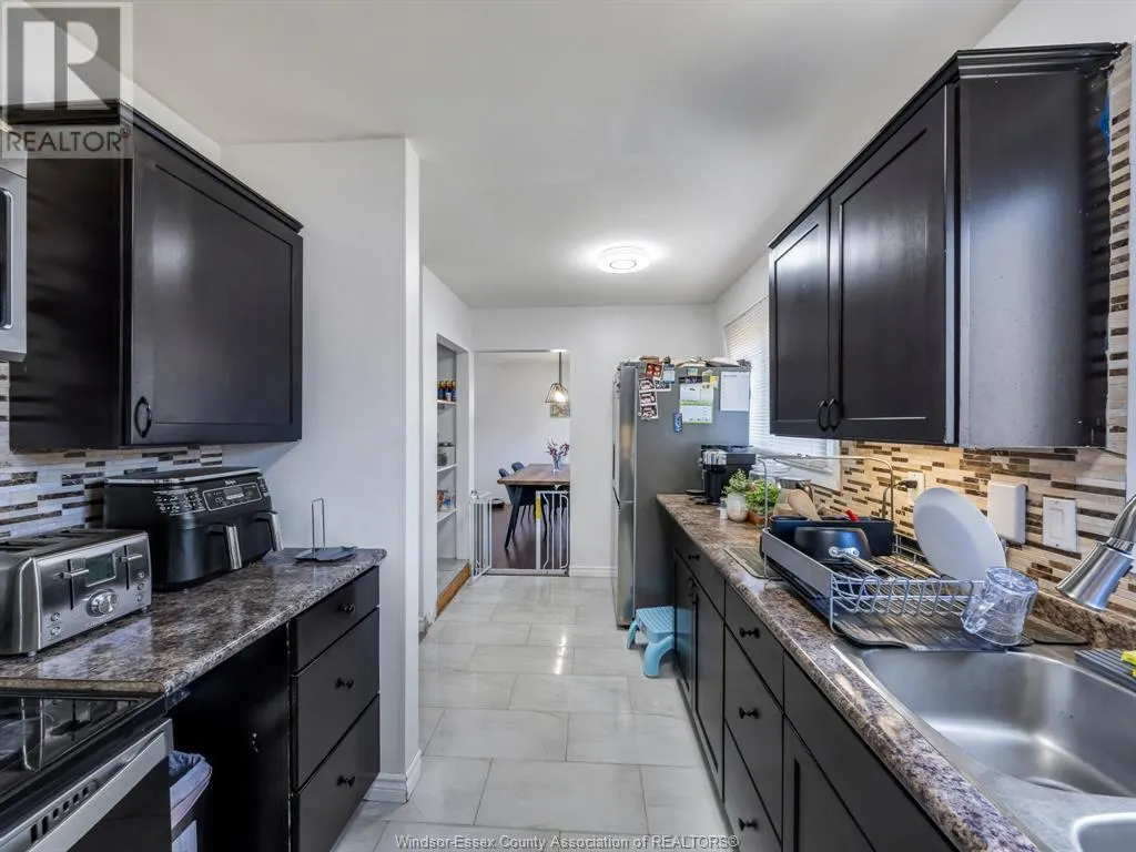 10670 LAMBETH ROAD