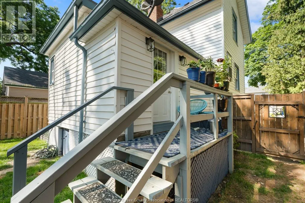 31 Adelaide STREET North