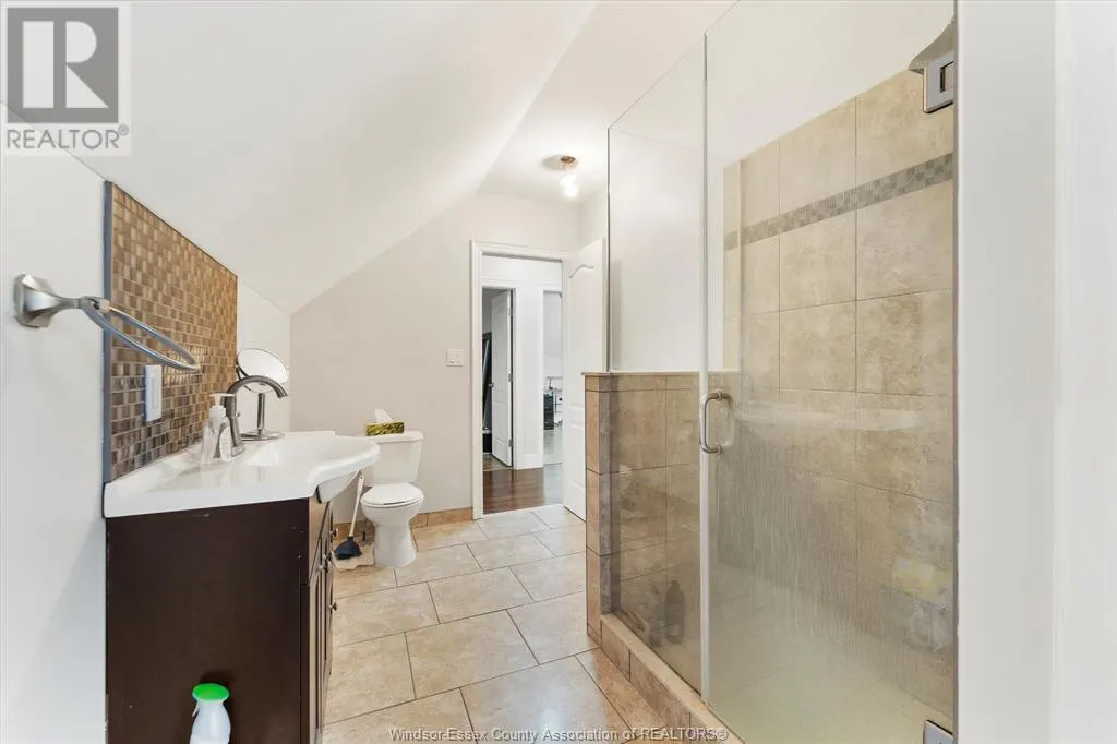1530 SPRUCEWOOD