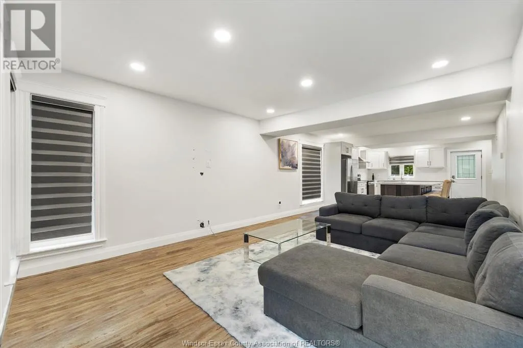 1530 SPRUCEWOOD