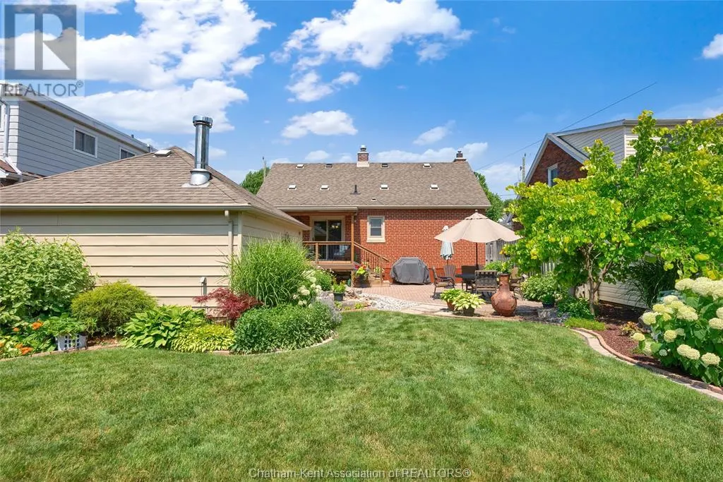 74 Phyllis AVENUE